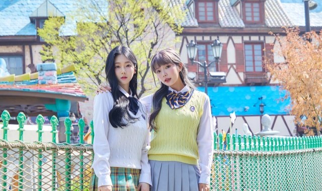 ソウル 蚕室(チャムシル) ロッテワールド「カムソン(感性)制服」制服レンタル（蚕室本店）