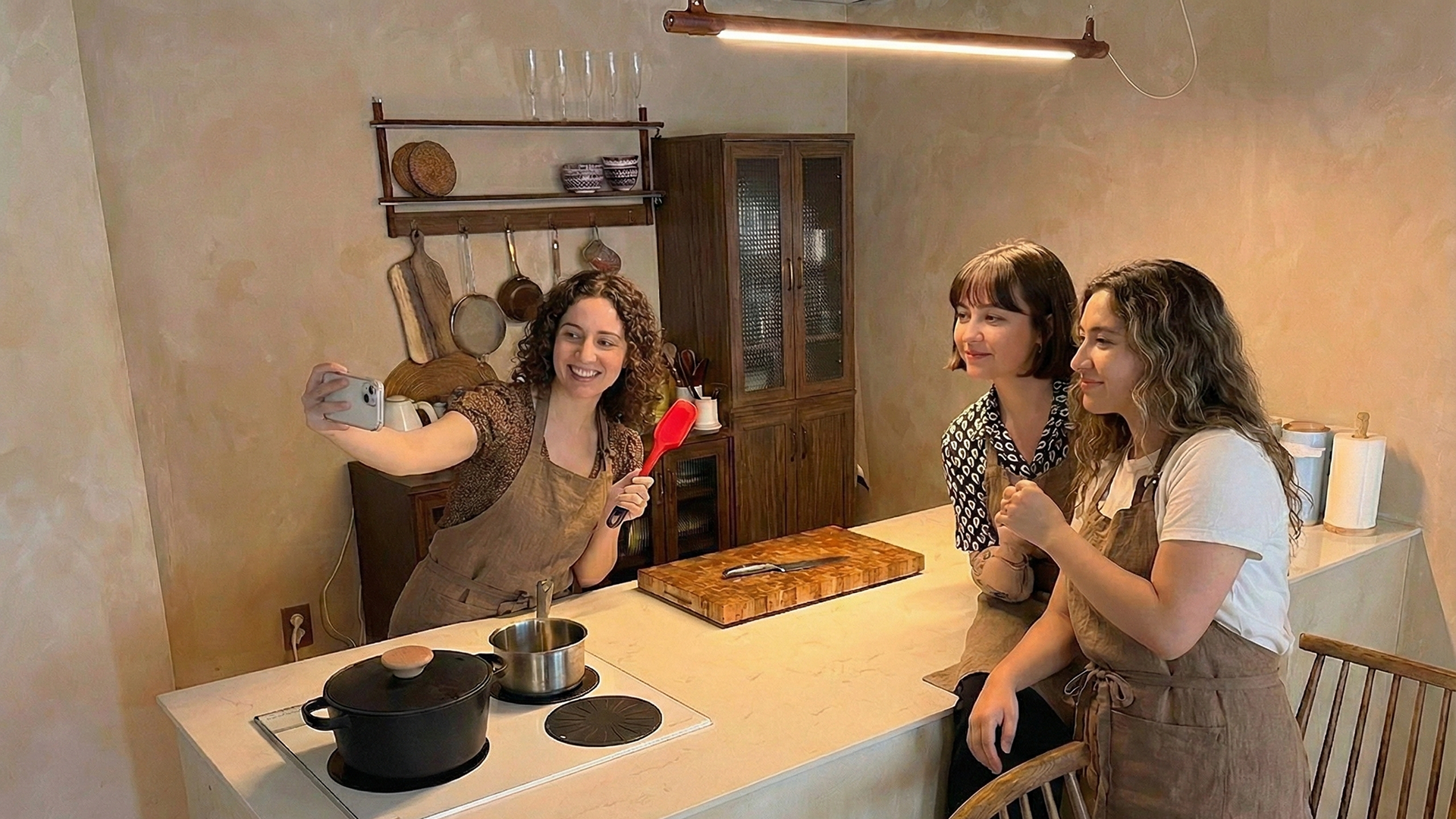 ソウル城東(ソンドン) ミシュラン一つ星レストラン出身シェフのプライベートキッチンクラス：タッカンマリと焼酎(ソジュ)